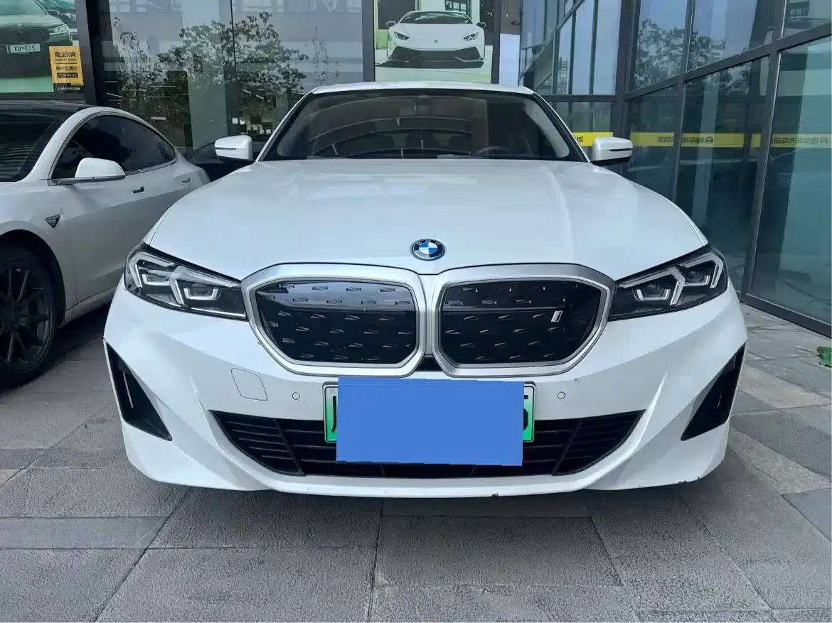 BMW i3 2024 eDrive 35L — миниатюра 2