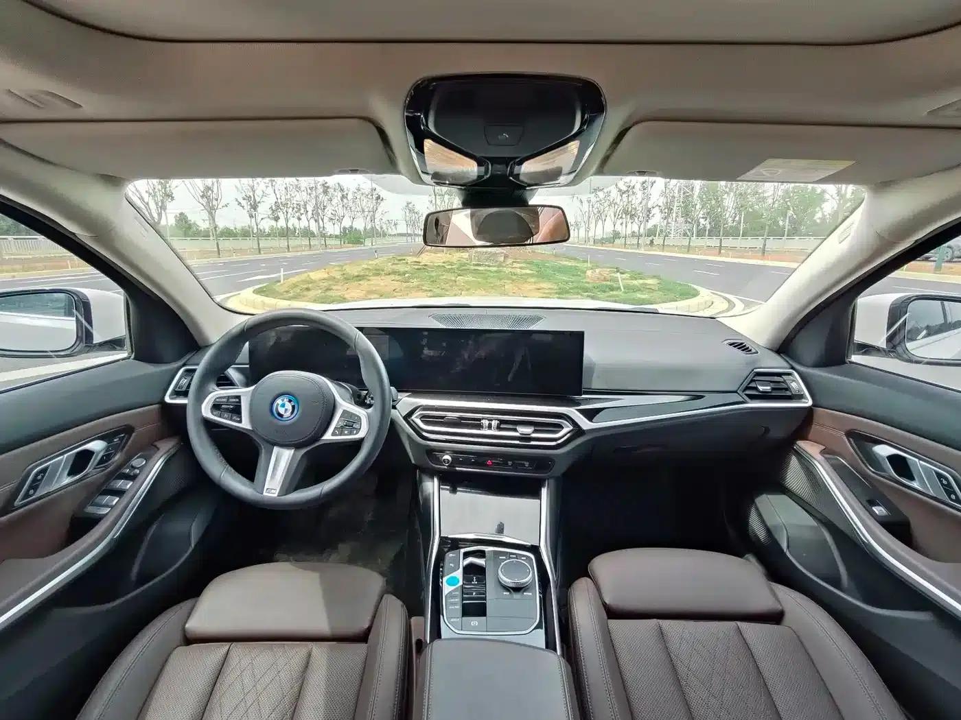 BMW i3 2022 eDrive 35L — миниатюра 4