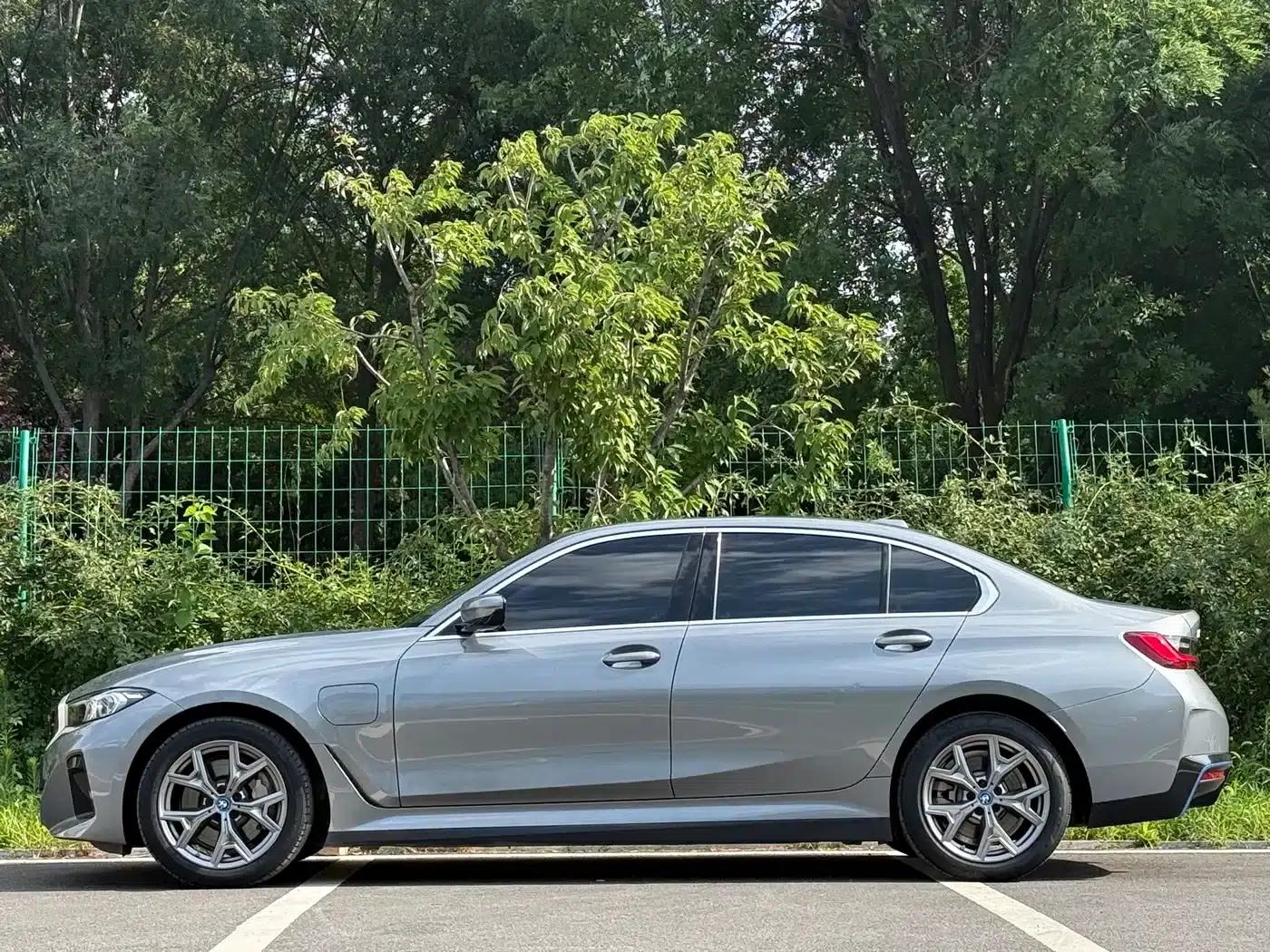 BMW i3 2022 eDrive 35L — миниатюра 4