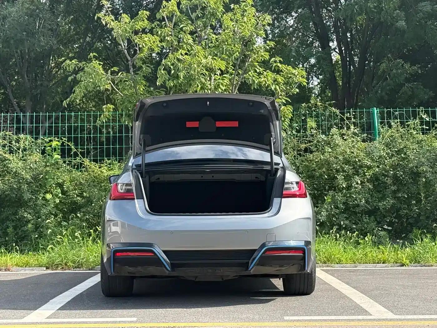 BMW i3 2022 eDrive 35L — миниатюра 8