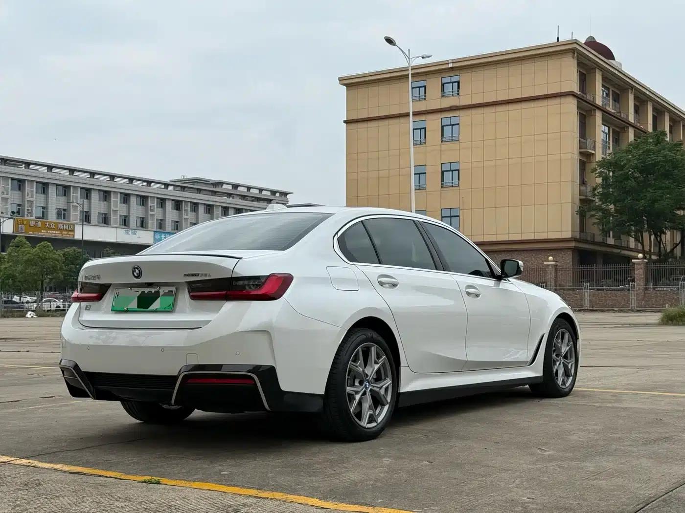 BMW i3 2024 eDrive 35L — миниатюра 12