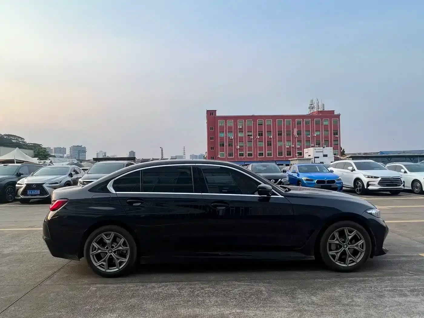 BMW i3 2024 eDrive 35L — миниатюра 4