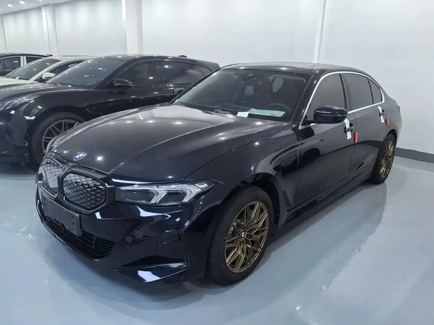 BMW i3 2023 eDrive 40 L Shadow Edition — миниатюра 1