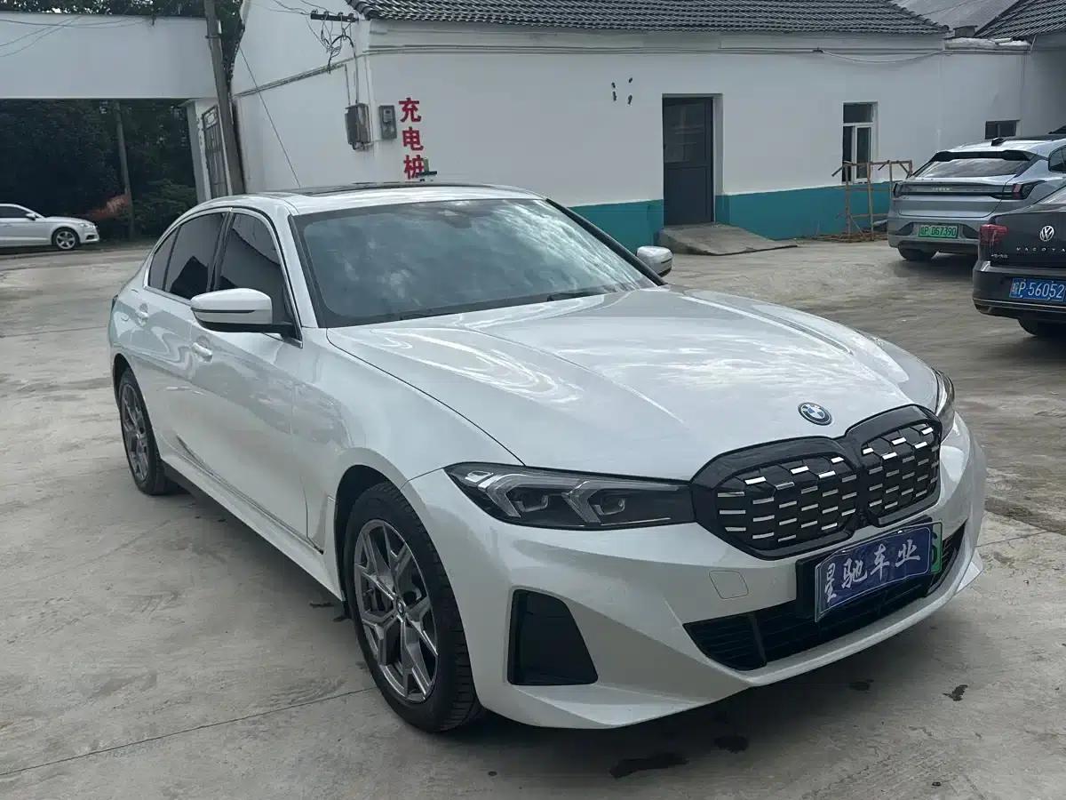 BMW i3 2024 eDrive 35L — миниатюра 2