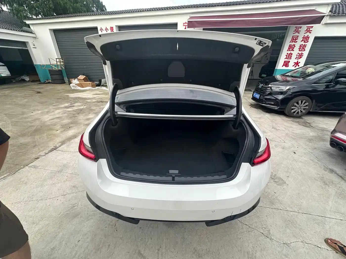 BMW i3 2024 eDrive 35L — миниатюра 12