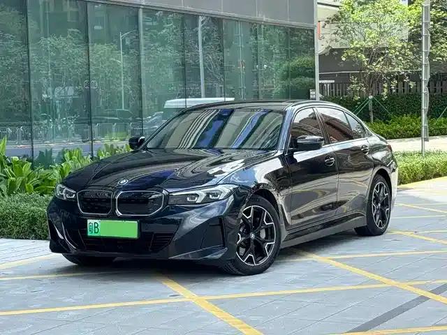 BMW i3 2023 eDrive 40 L Shadow Sport Package