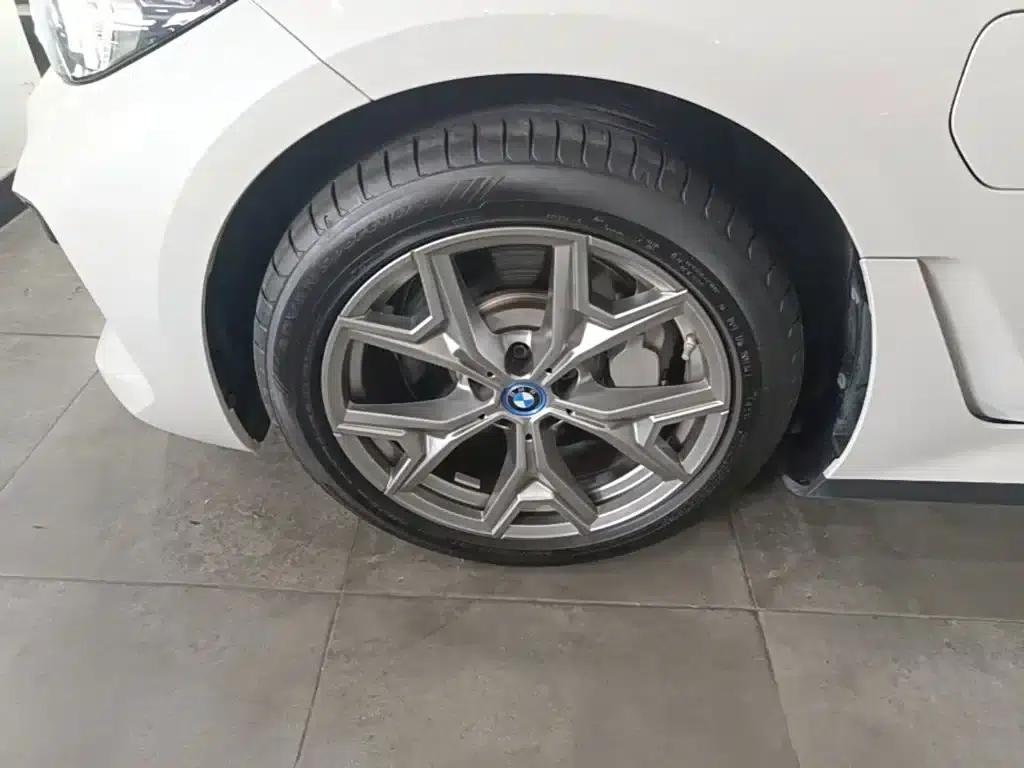 BMW i3 2024 eDrive 35L — миниатюра 23