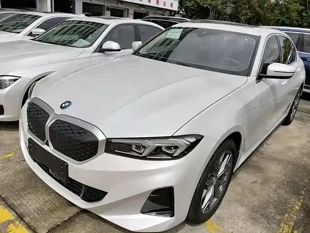 BMW i3 2025 eDrive 35 L