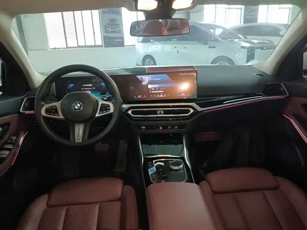BMW i3 2024 eDrive 35L — миниатюра 10