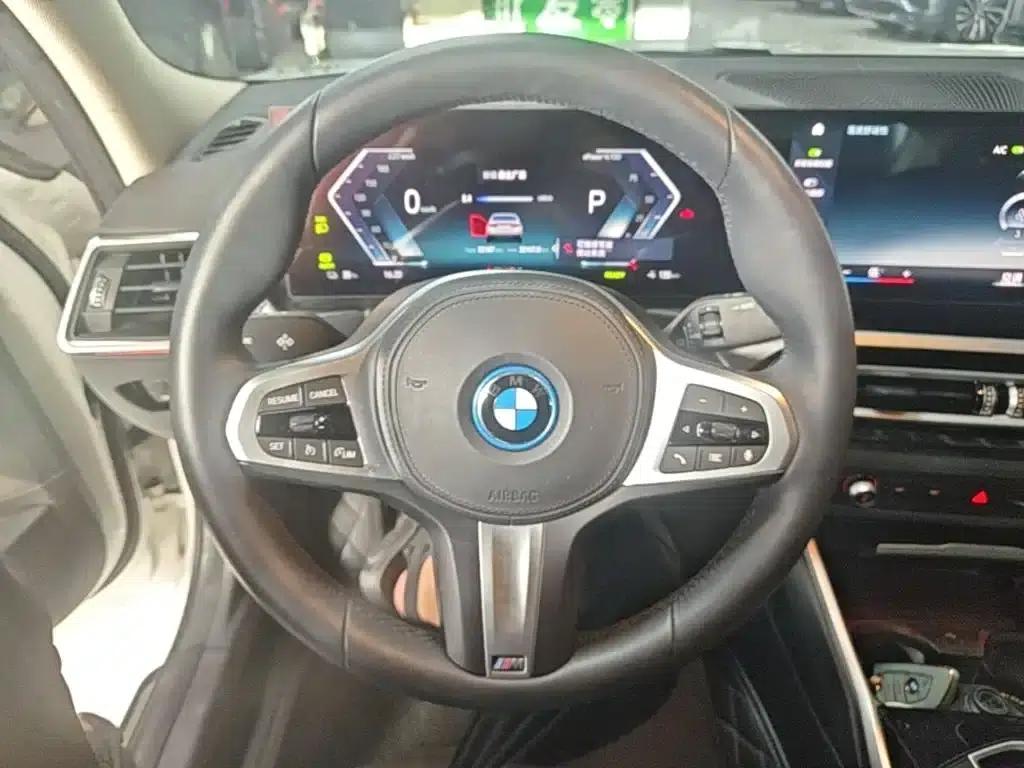 BMW i3 2023 eDrive 40 L Shadow Sport Package — миниатюра 11