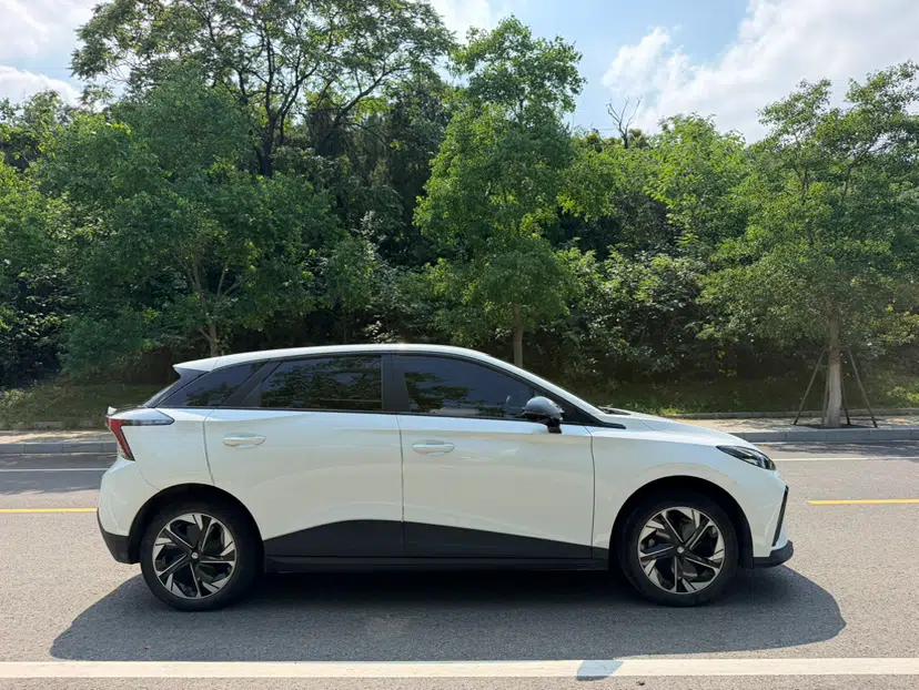 MG 4 EV 2023 415 km Range Sea-Faring Champion Edition — миниатюра 12