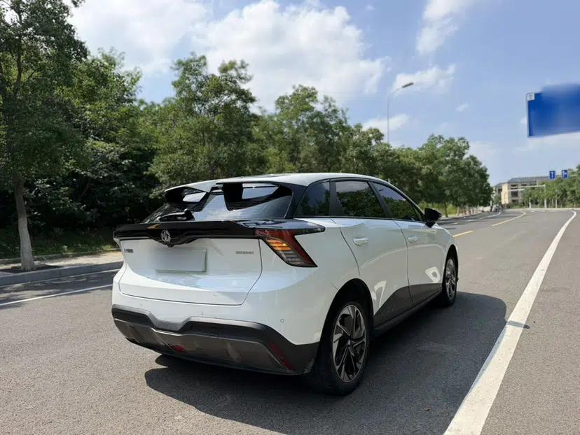 MG 4 EV 2023 415 km Range Sea-Faring Champion Edition — миниатюра 16
