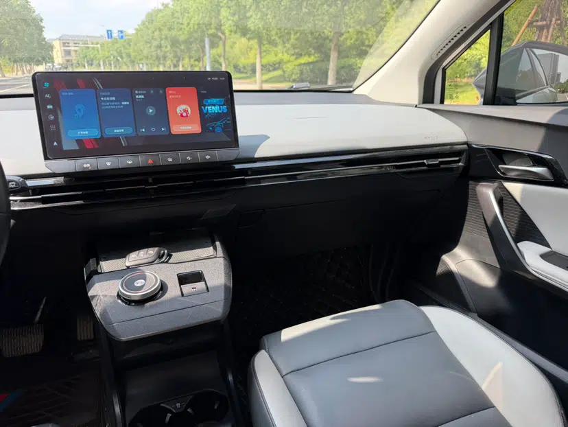MG 4 EV 2023 415 km Range Sea-Faring Champion Edition — миниатюра 33