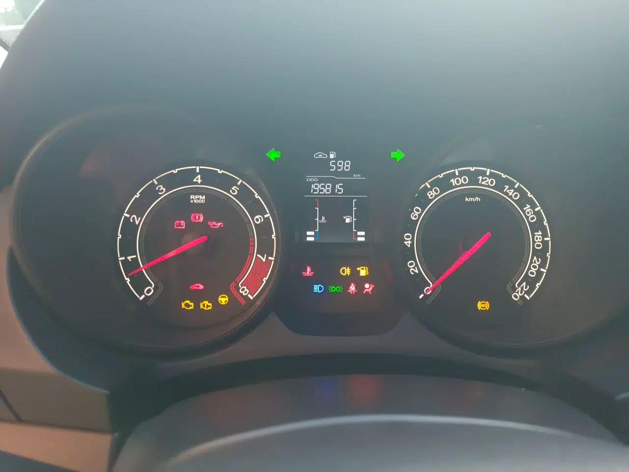 MG GT 2016 1.5L Manual Value-Added Luxury Edition — миниатюра 11