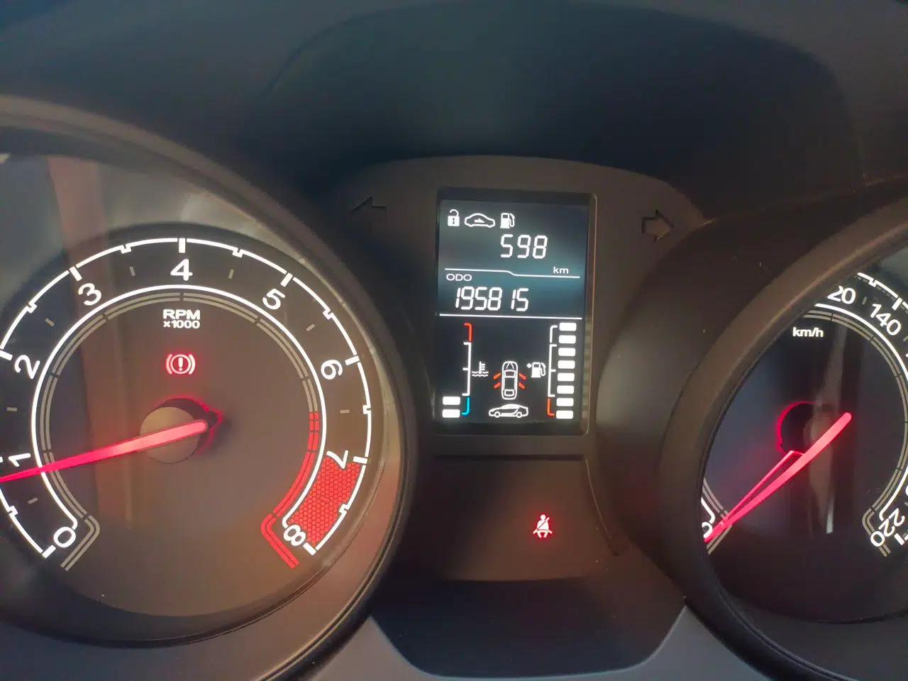 MG GT 2016 1.5L Manual Value-Added Luxury Edition — миниатюра 12