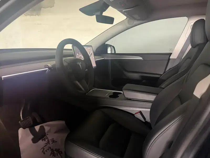 Model Y 2024 Rear-Wheel Drive — миниатюра 11