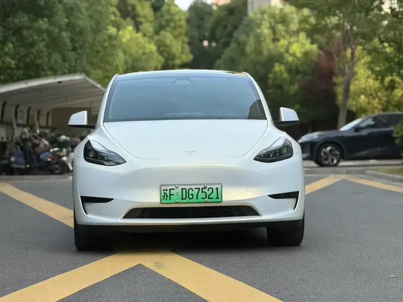 Model Y 2023 Rear-Wheel Drive — миниатюра 2