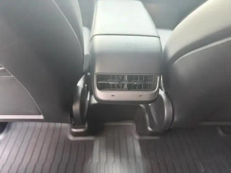 Model Y 2023 Rear-Wheel Drive — миниатюра 12