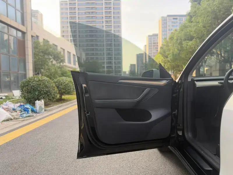 Model Y 2023 Rear-Wheel Drive — миниатюра 18