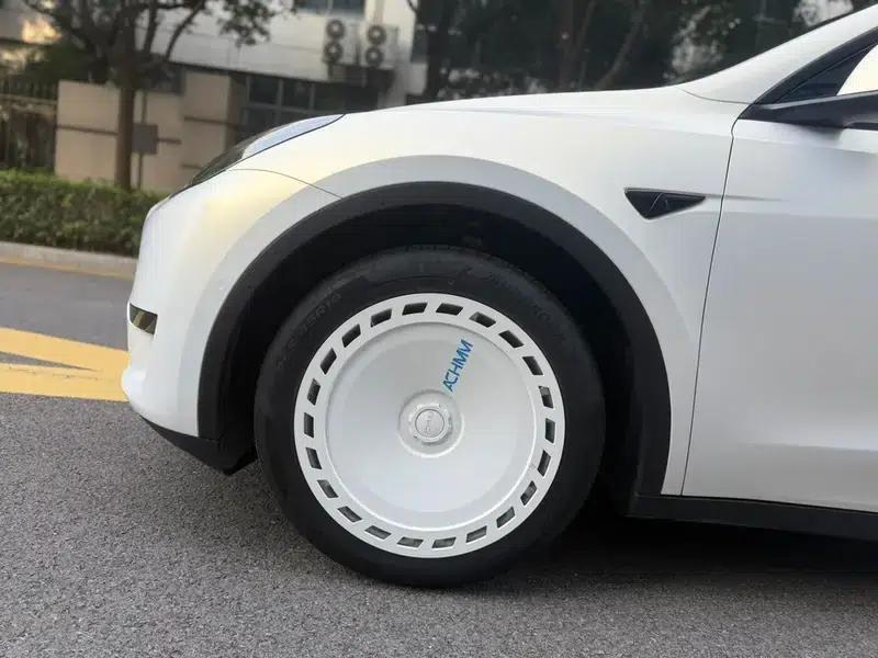 Model Y 2023 Rear-Wheel Drive — миниатюра 4