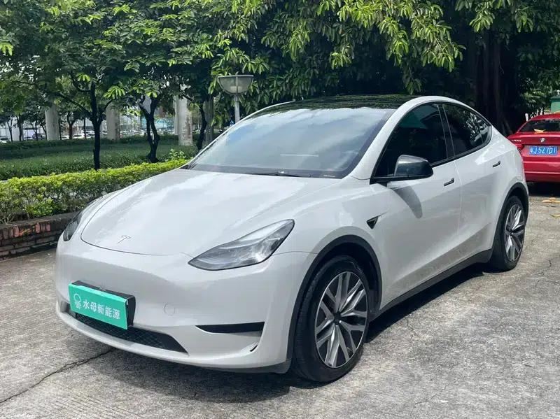 Model Y 2024 Rear-Wheel Drive — миниатюра 1