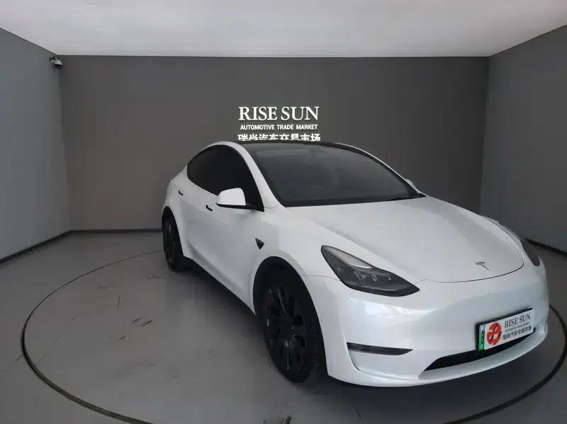 Model Y 2022 Performance All-Wheel Drive — миниатюра 3