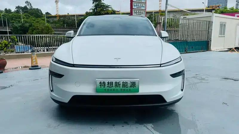 Model Y 2025 Long Range All-Wheel Drive — миниатюра 2