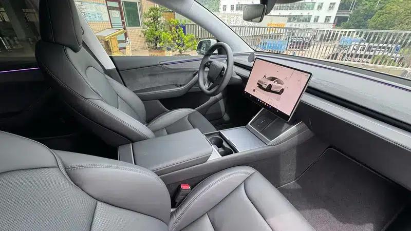 Model Y 2025 Long Range All-Wheel Drive — миниатюра 13