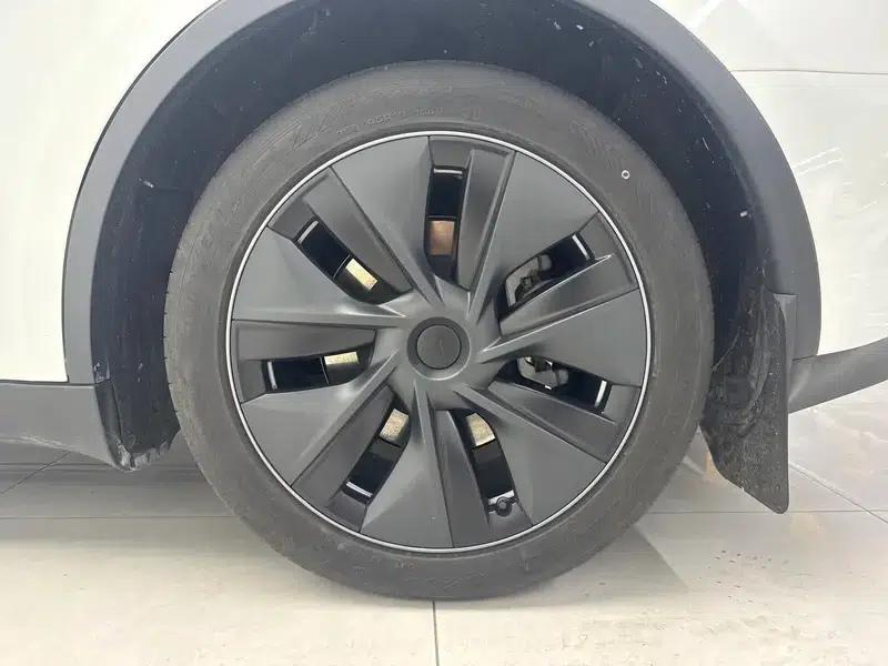 Model Y 2024 Rear-Wheel Drive — миниатюра 9