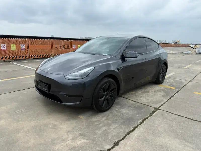 Model Y 2024 Rear-Wheel Drive — миниатюра 1