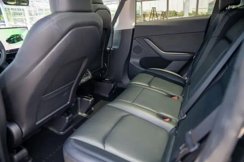 Model Y 2023 Long Range All-Wheel Drive — миниатюра 17