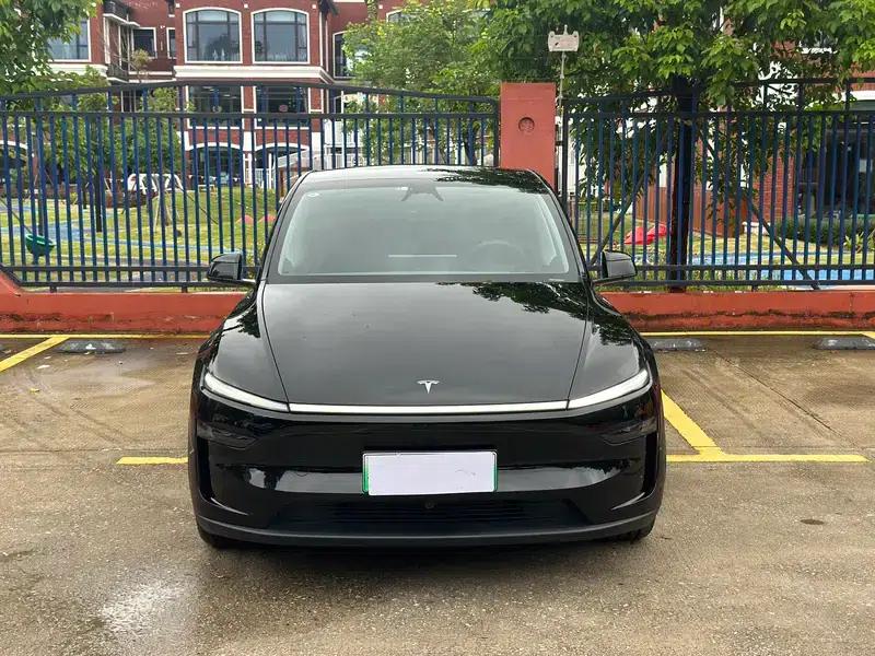 Model Y 2025 Rear-Wheel Drive — миниатюра 2