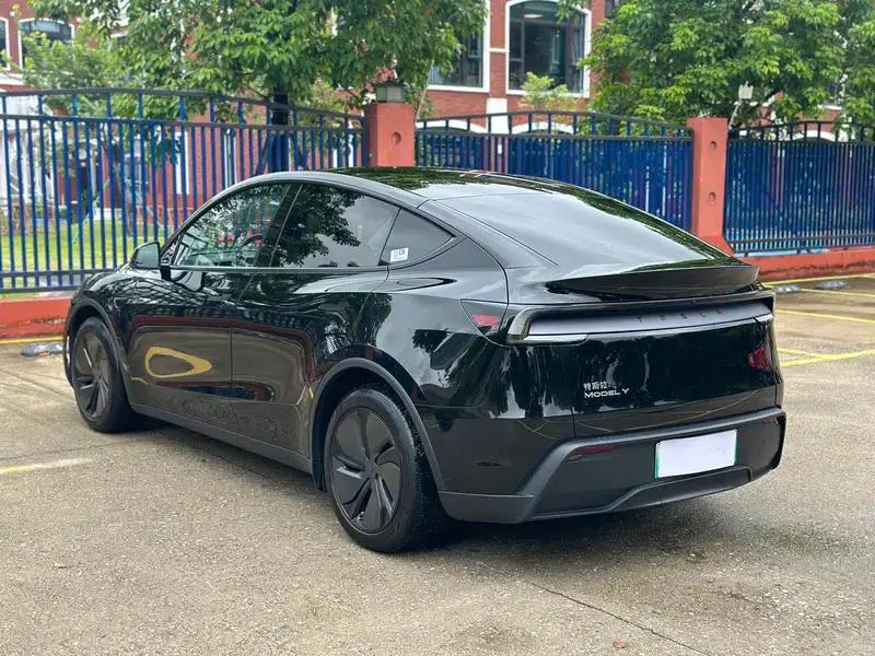 Model Y 2025 Rear-Wheel Drive — миниатюра 4