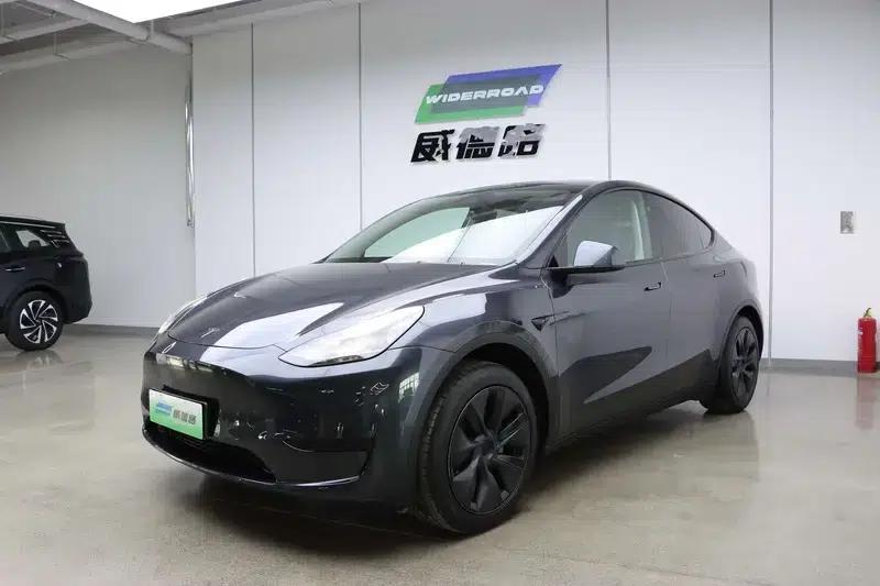 Model Y 2024 Rear-Wheel Drive — миниатюра 1