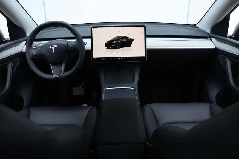 Model Y 2024 Rear-Wheel Drive — миниатюра 16