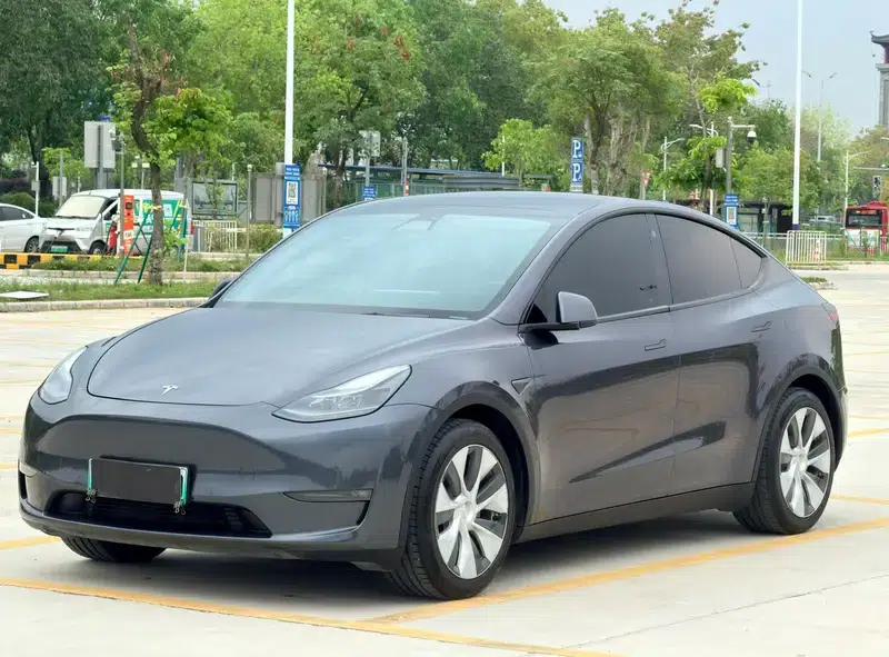 Model Y 2021 Long Range All-Wheel Drive — миниатюра 1