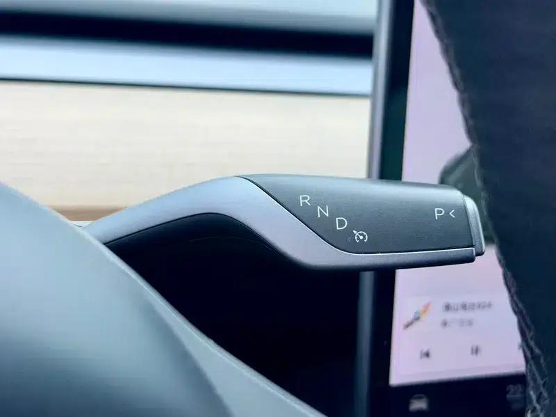 Model Y 2021 Long Range All-Wheel Drive — миниатюра 14