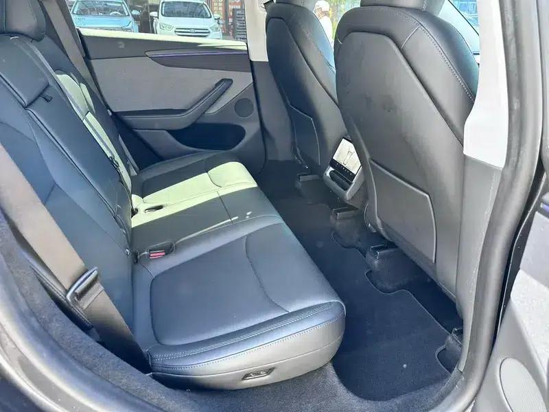 Model Y 2025 Rear-Wheel Drive — миниатюра 9