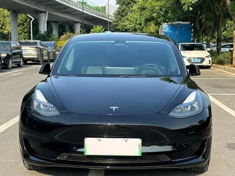Model 3 2022 Rear-Wheel Drive — миниатюра 2