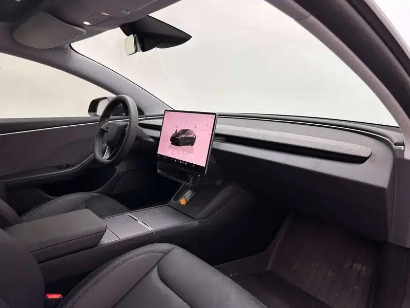 Model 3 2023 Rear-Wheel Drive — миниатюра 13