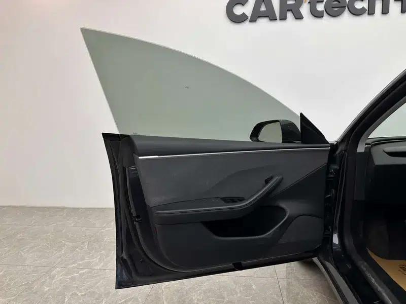 Model 3 2023 Rear-Wheel Drive — миниатюра 16