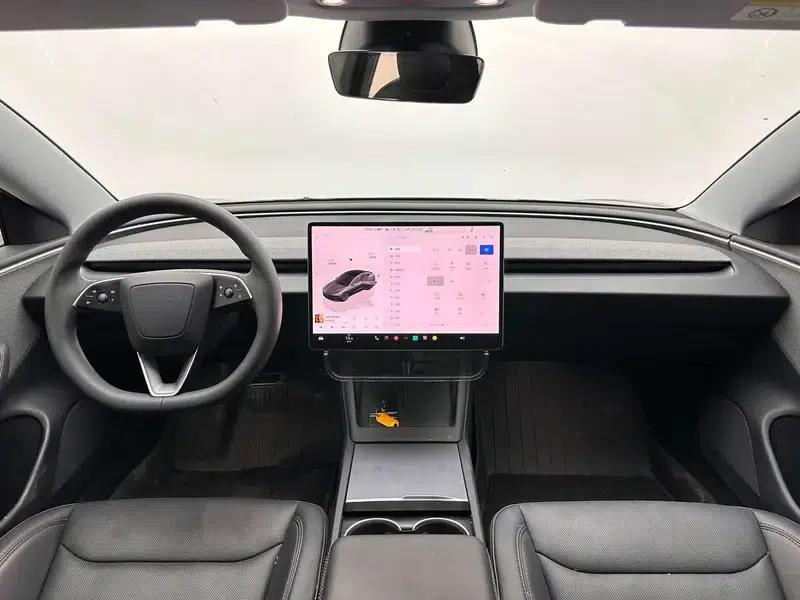 Model 3 2023 Rear-Wheel Drive — миниатюра 10
