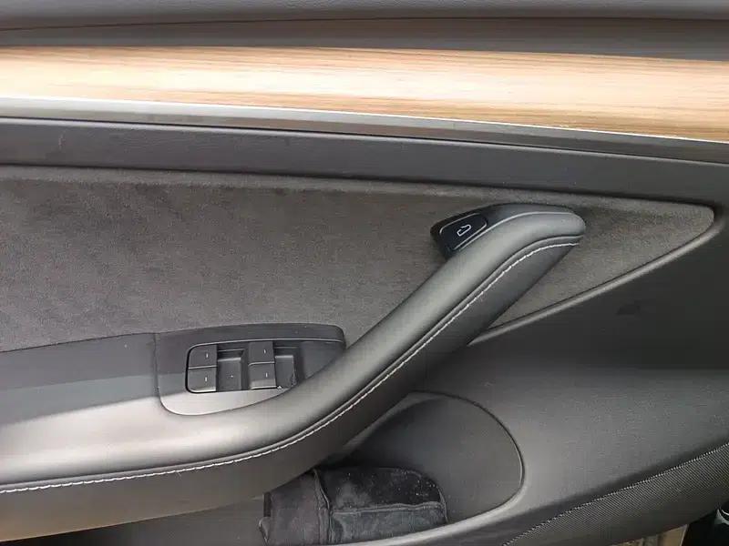Model 3 2022 Rear-Wheel Drive — миниатюра 15