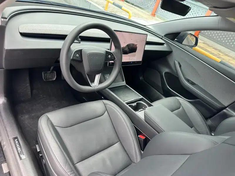 Model 3 2023 Rear-Wheel Drive — миниатюра 17