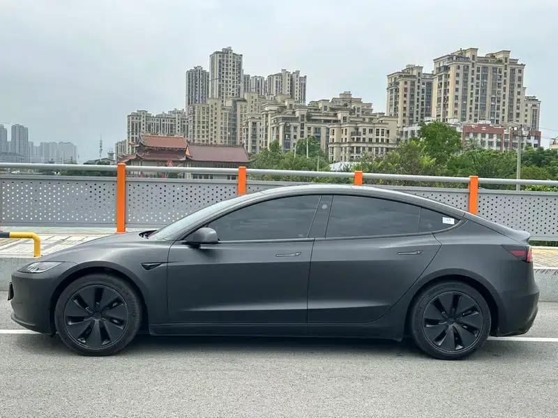 Model 3 2023 Rear-Wheel Drive — миниатюра 4