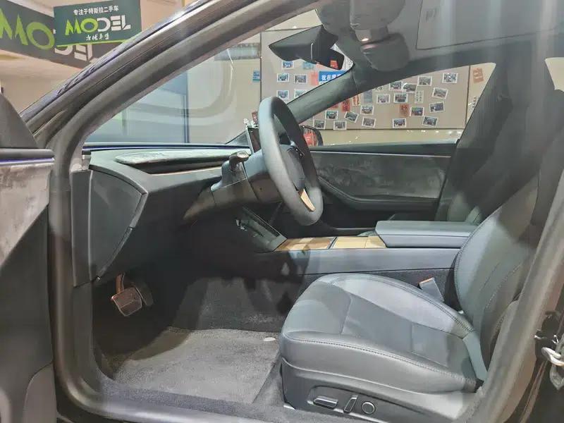Model 3 2023 Rear-Wheel Drive — миниатюра 12