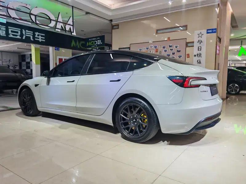 Model 3 2023 Rear-Wheel Drive — миниатюра 4