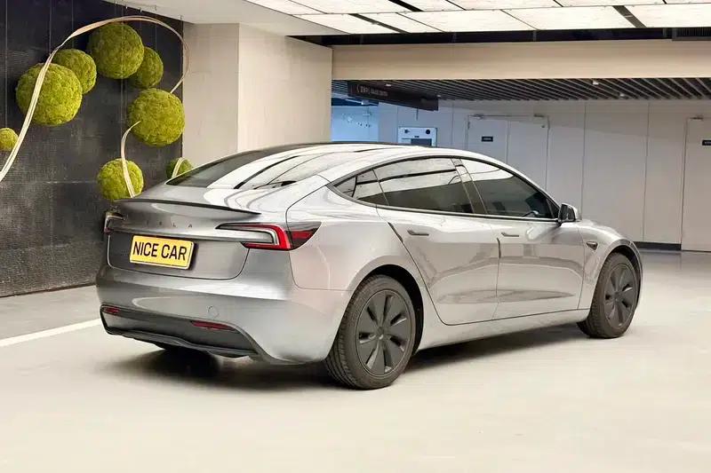 Model 3 2025 Facelift Long Range Rear-Wheel Drive — миниатюра 7