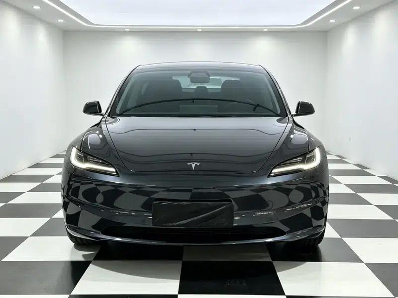 Model 3 2025 Rear-Wheel Drive — миниатюра 2
