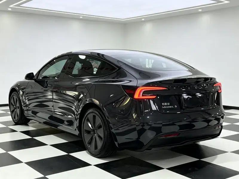 Model 3 2025 Rear-Wheel Drive — миниатюра 4